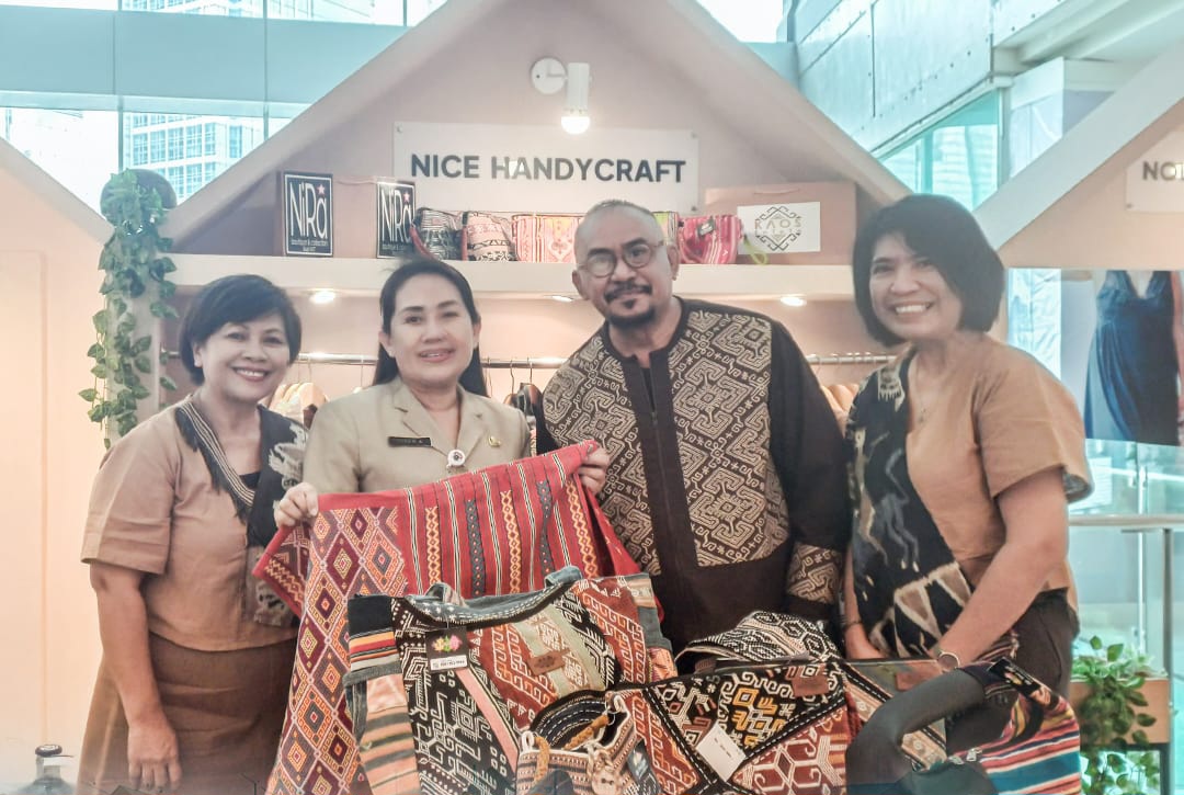 Fransiscus Go Dorong Tenun Ikat NTT Tembus Pasar Internasional