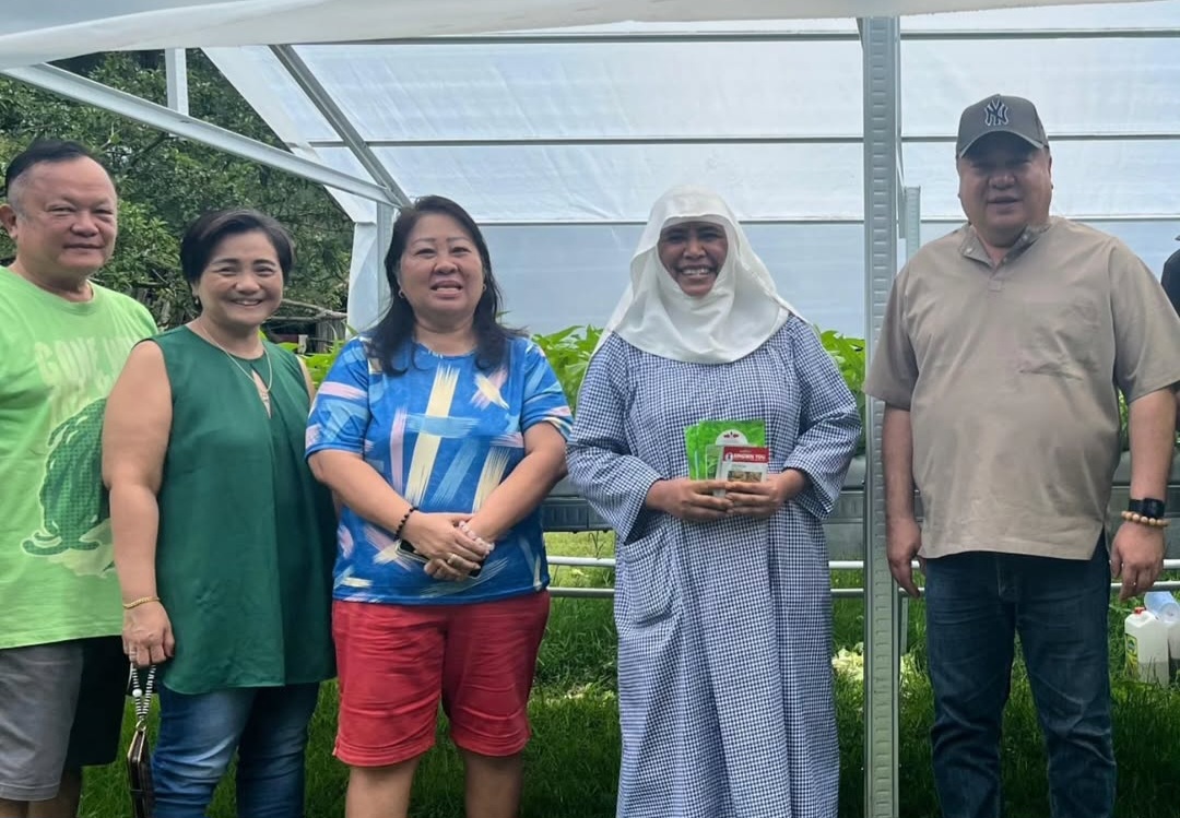 Fransiscus Go Kunjungi Biara Klaris Kefamenanu, Tinjau Pengelolaan Kebun Hidroponik Para Suster